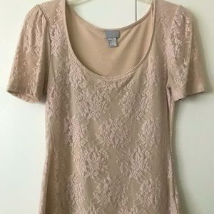 ❣️2 for $20❣️{H&M} lacy pink shirt